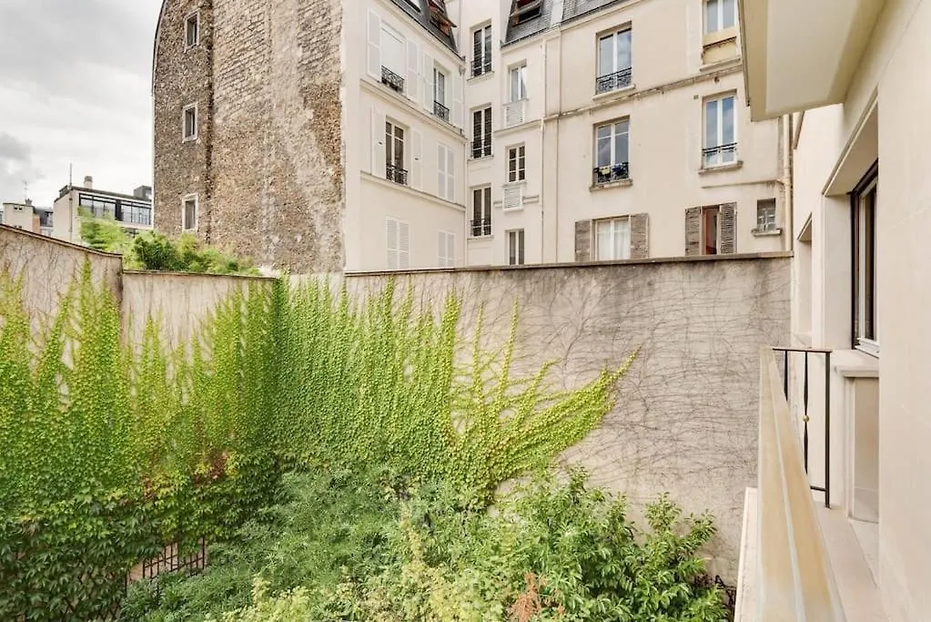Apartment Marini - Studio A Auteuil Paris France
