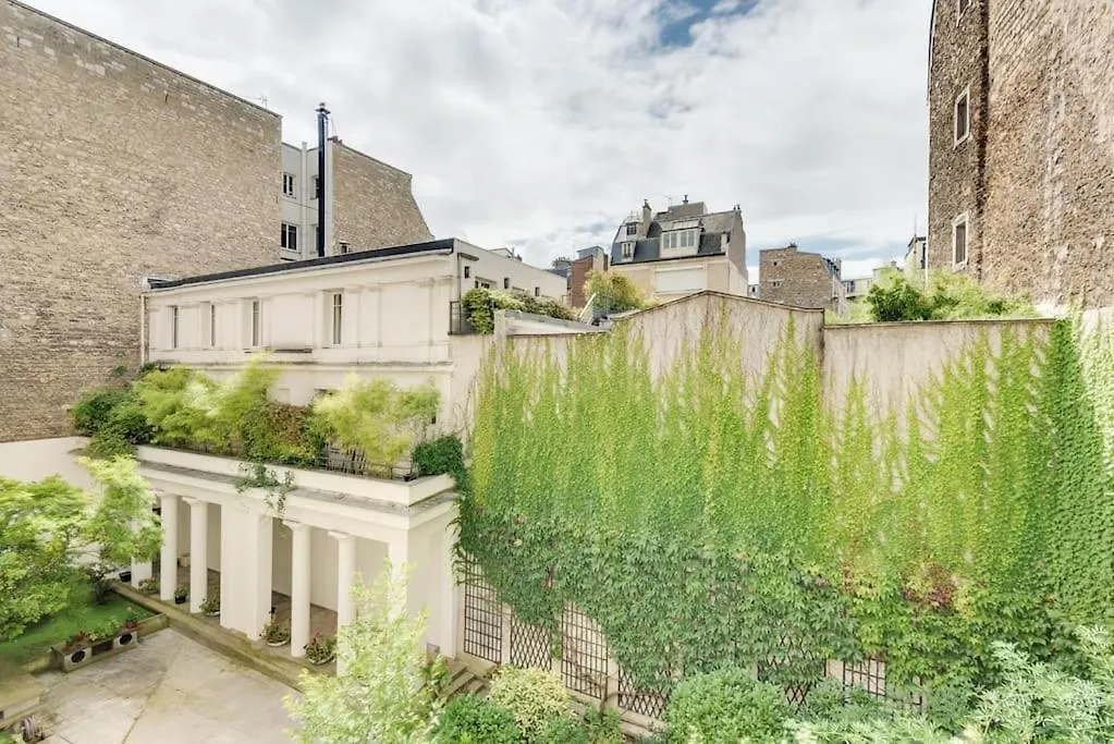 Marini - Studio A Auteuil Paris 0*,  France